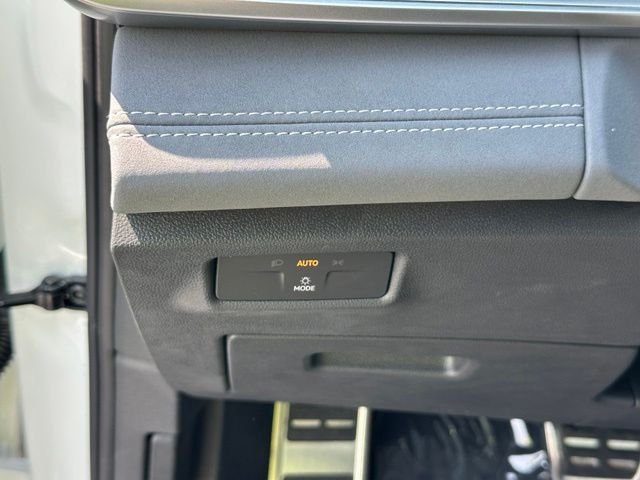 New 2026 Volkswagen Tiguan SE R-Line AWD/4WD image 23
