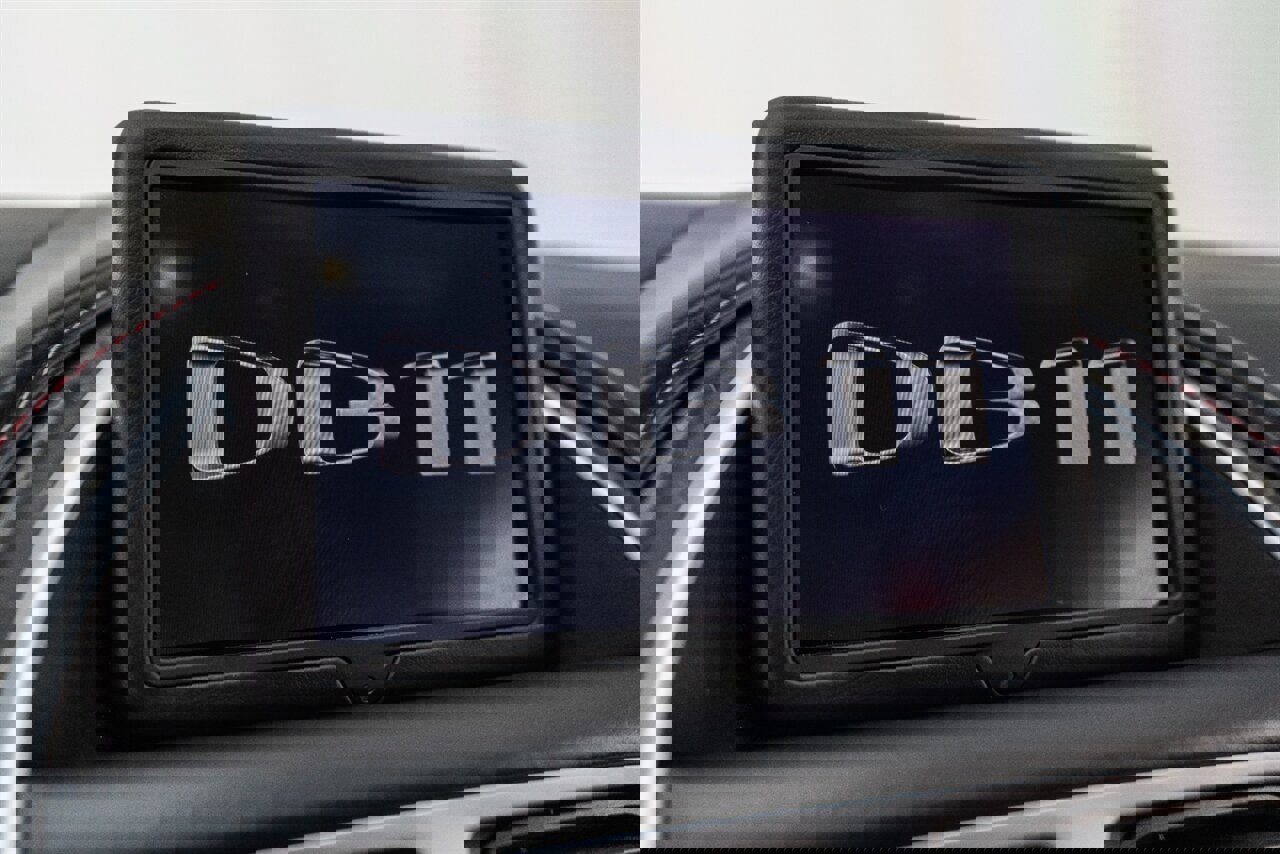 Used 2018 Aston Martin DB11 V12 image 89