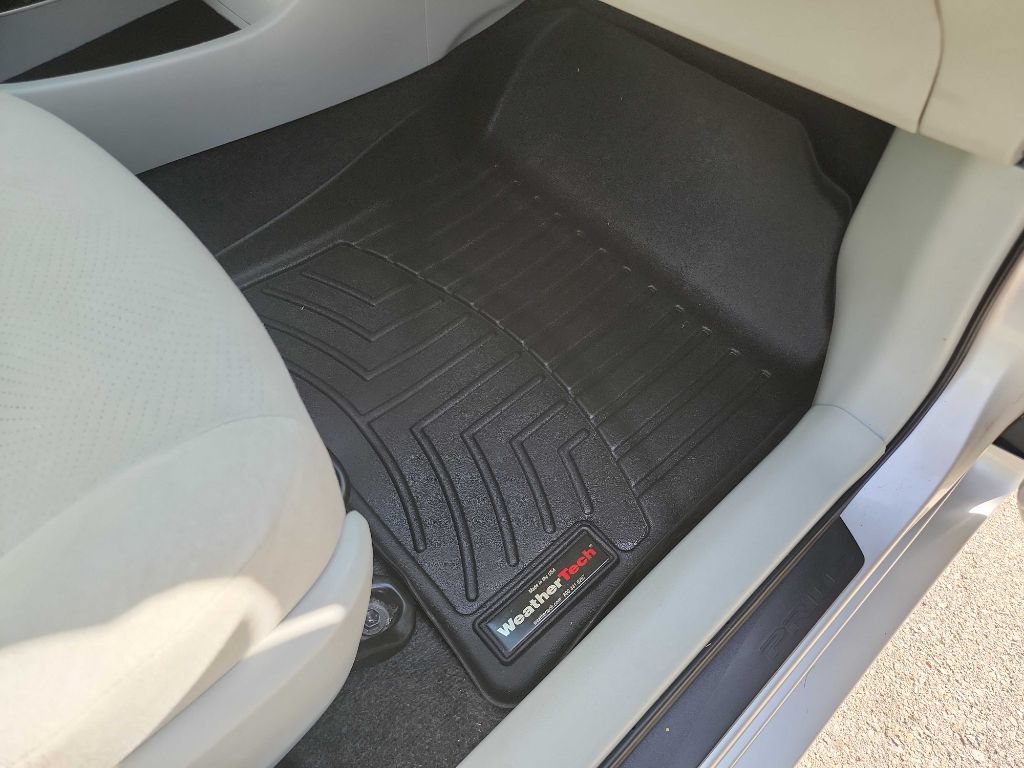 Used 2014 Toyota Prius Two FWD image 31