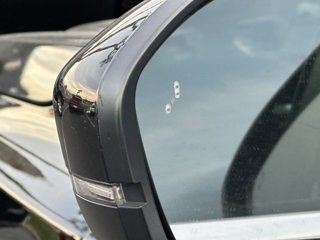 Used 2022 Nissan Pathfinder SV image 12