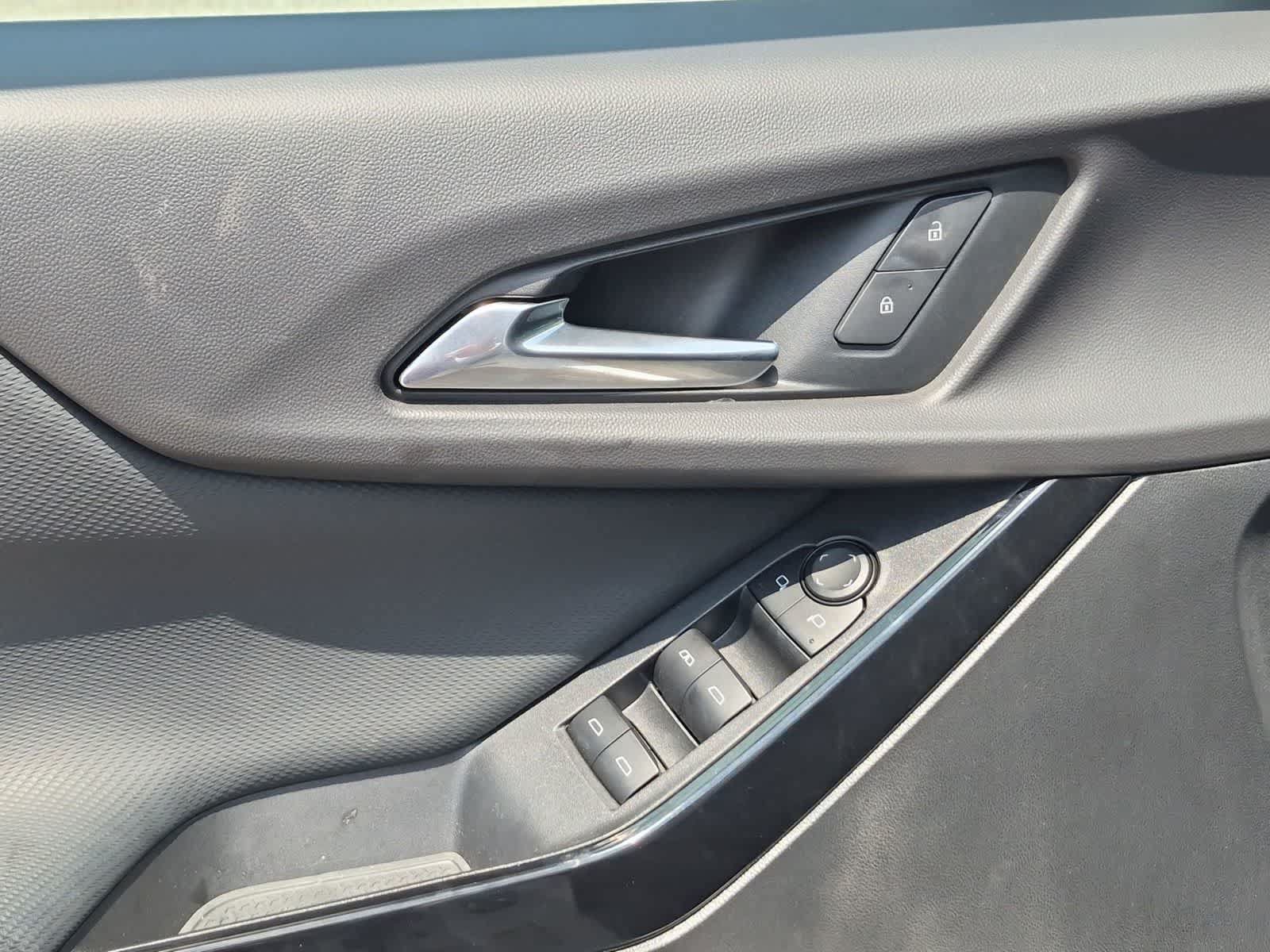 Used 2025 Chevrolet Equinox LT FWD image 23