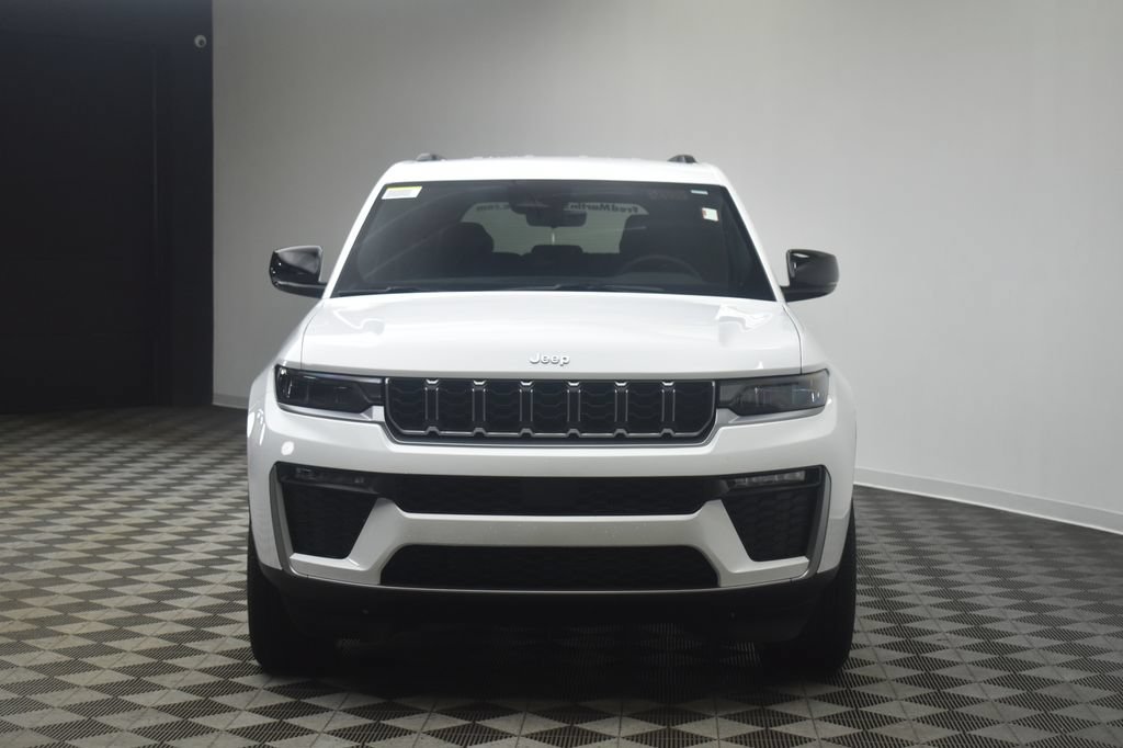 New 2027 Jeep Grand Cherokee Limited AWD/4WD image 2