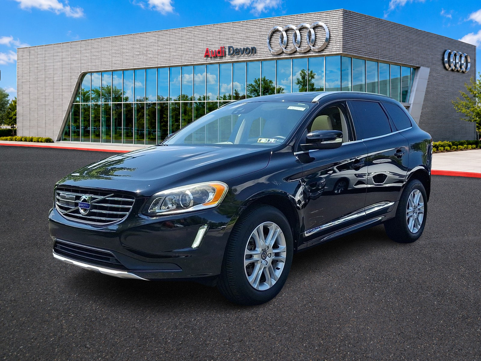 Used 2015 Volvo XC60 T5 Platinum w/ Climate Package AWD/4WD image 3