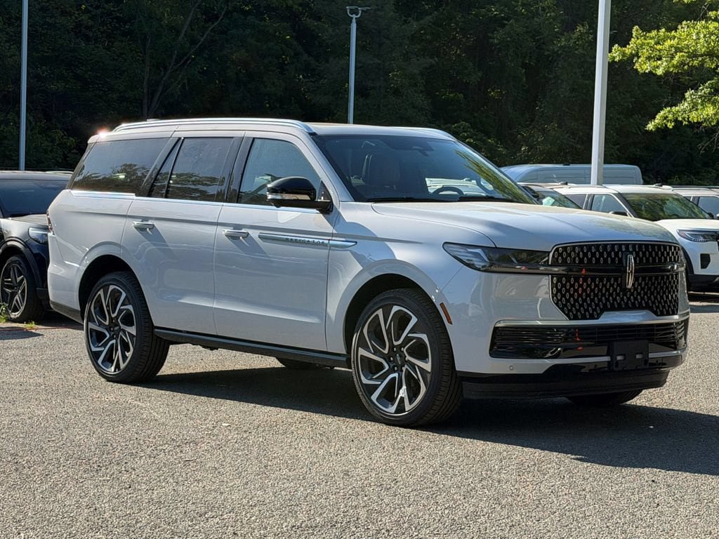New 2026 Lincoln Navigator Reserve AWD/4WD image 1