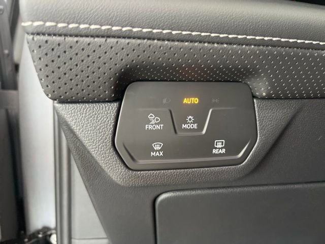 New 2026 Volkswagen Atlas Cross Sport SE image 8