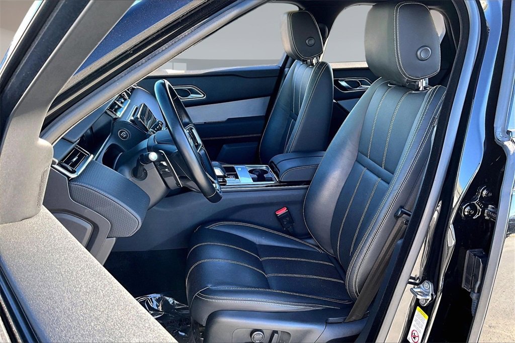 Used 2023 Land Rover Range Rover Velar R-Dynamic S image 19