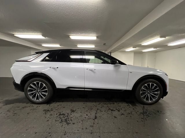 New 2026 Cadillac Lyriq Sport w/ LPO, Floor Liner Package AWD/4WD image 6