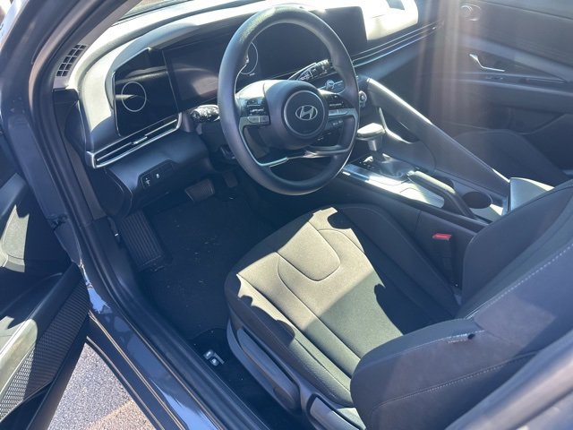 Used 2024 Hyundai Elantra SEL image 12