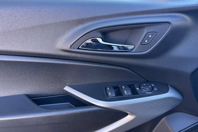New 2026 Chevrolet Trax RS w/ Sunroof Package FWD image 16