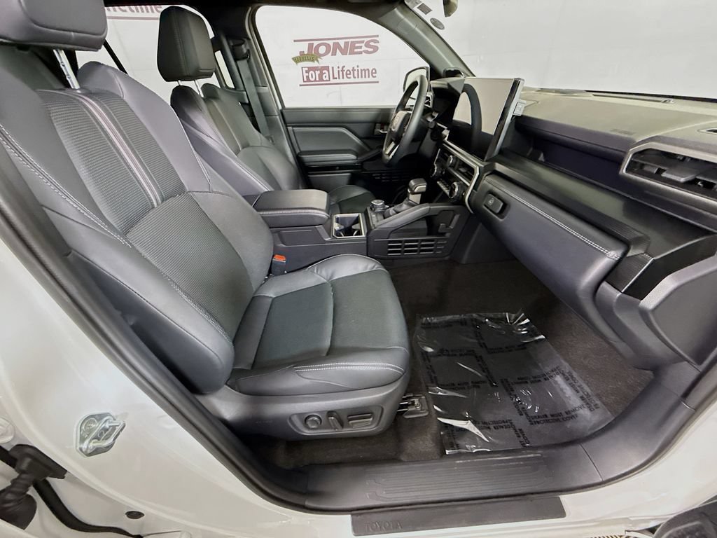 Certified 2025 Toyota 4Runner Limited AWD/4WD image 32