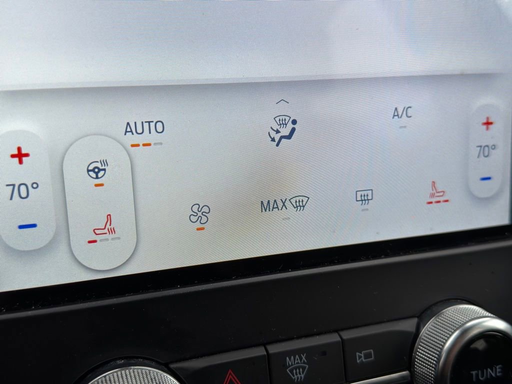 Used 2024 Ford Edge Titanium image 7