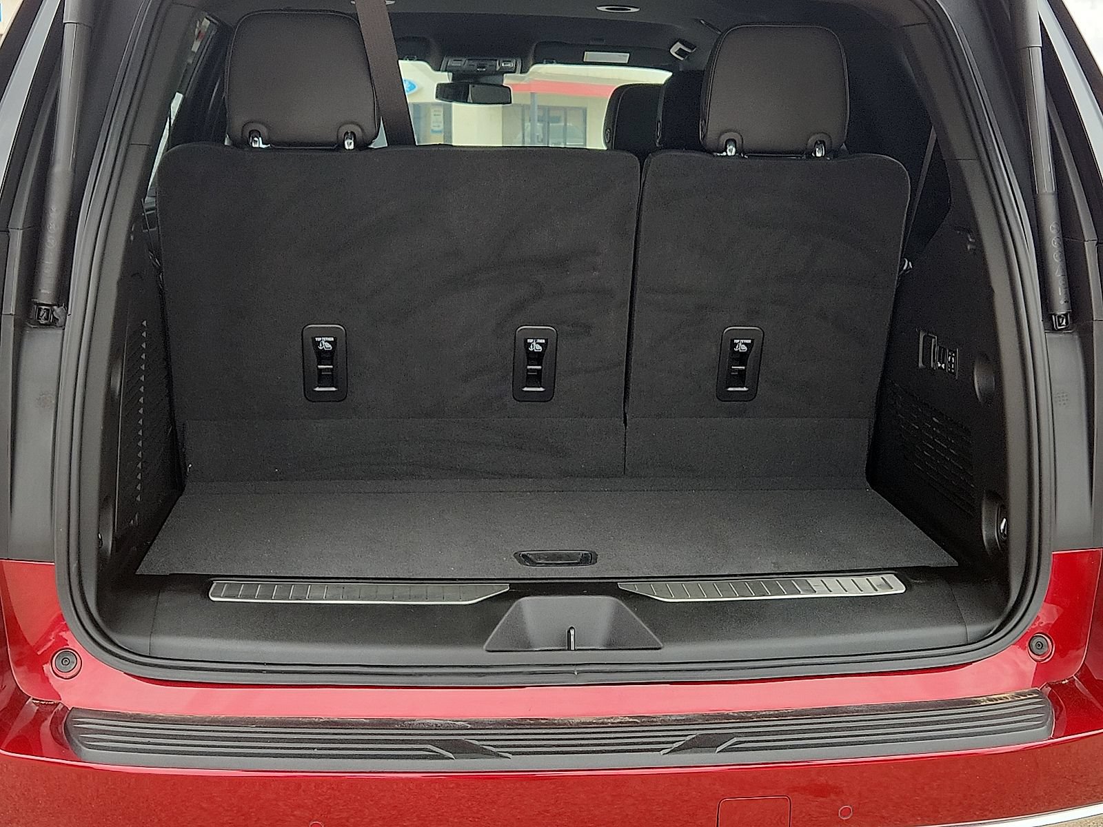 Used 2024 Chevrolet Tahoe Premier RWD image 10