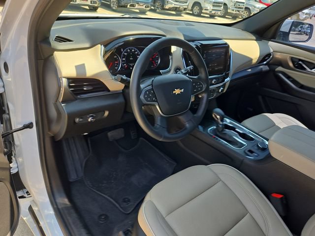 Used 2023 Chevrolet Traverse Premier FWD image 10