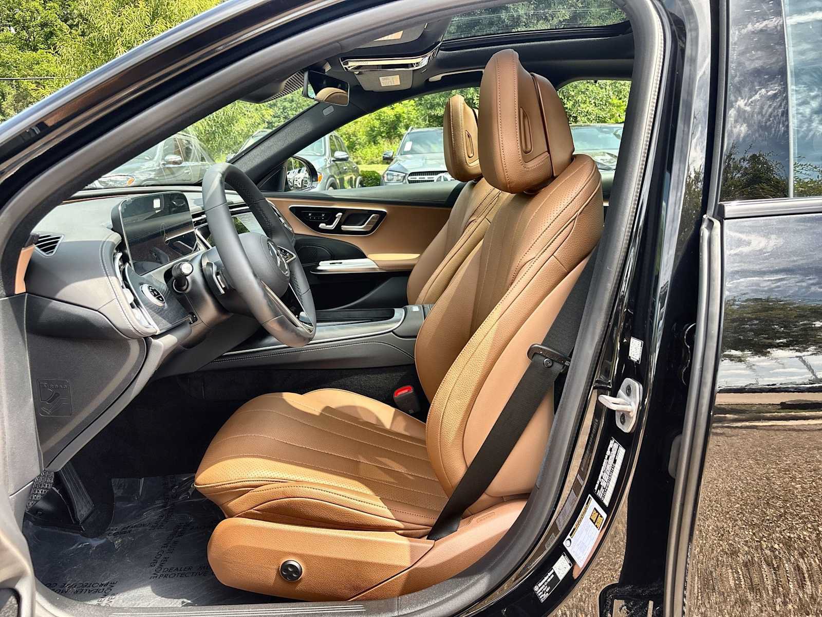 New 2026 Mercedes-Benz E 350 4MATIC Sedan image 3