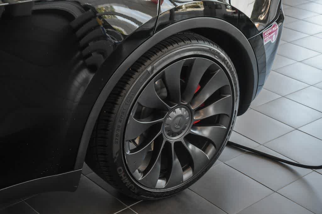 Used 2025 Tesla Model Y Performance AWD/4WD image 11