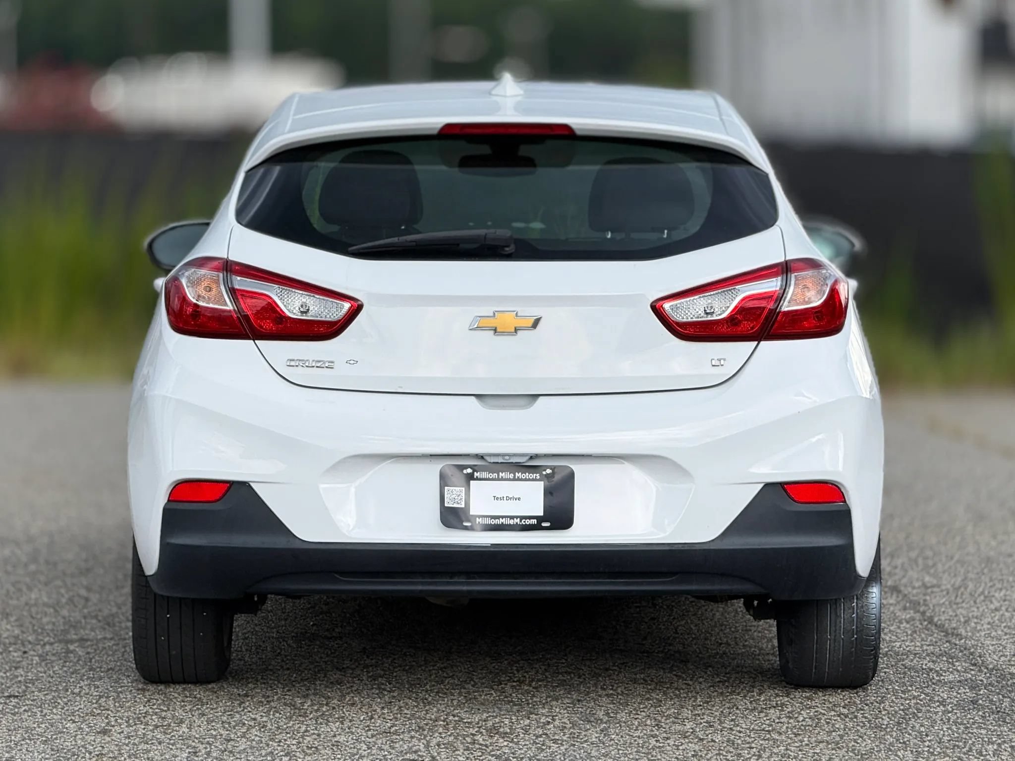 Used 2018 Chevrolet Cruze LT w/ Convenience Package FWD image 4