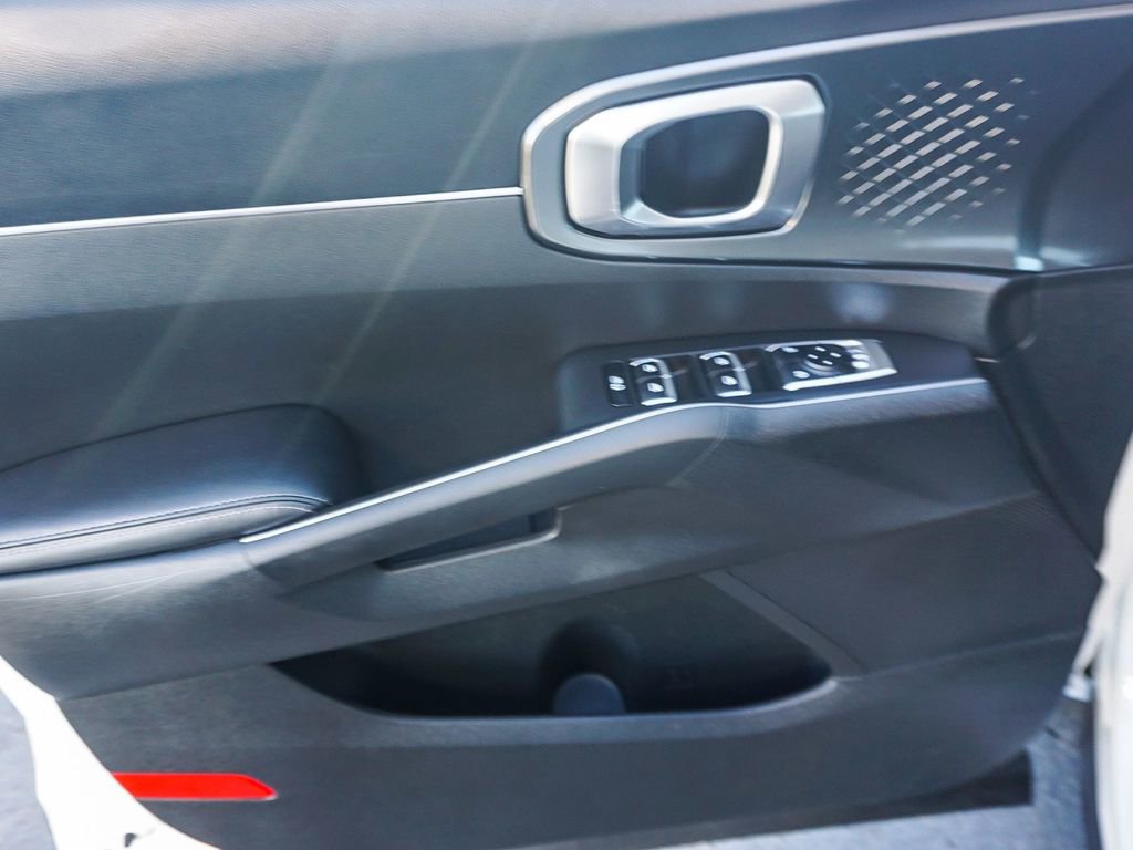 Certified 2022 Kia Sorento EX image 19