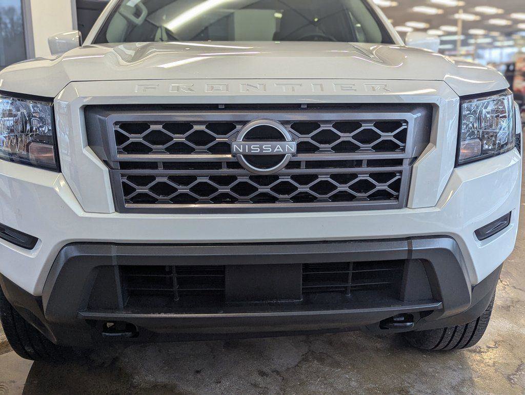 Used 2024 Nissan Frontier SV w/ Technology Package image 8