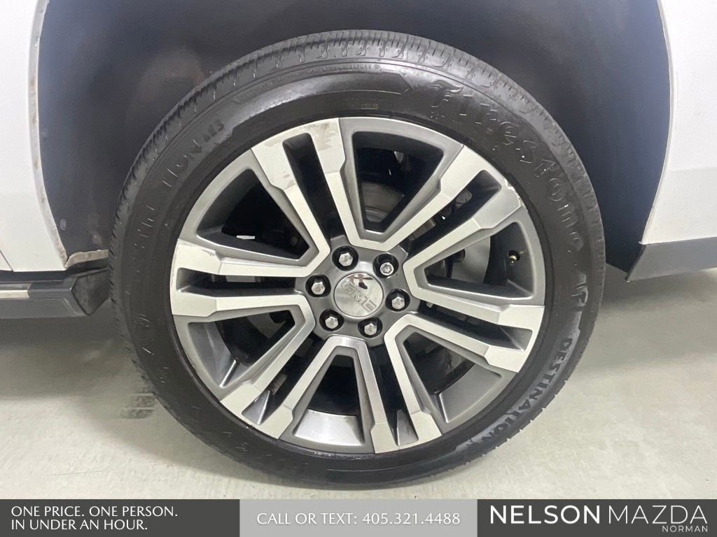 Used 2017 GMC Yukon XL Denali w/ Open Road Package AWD/4WD image 10