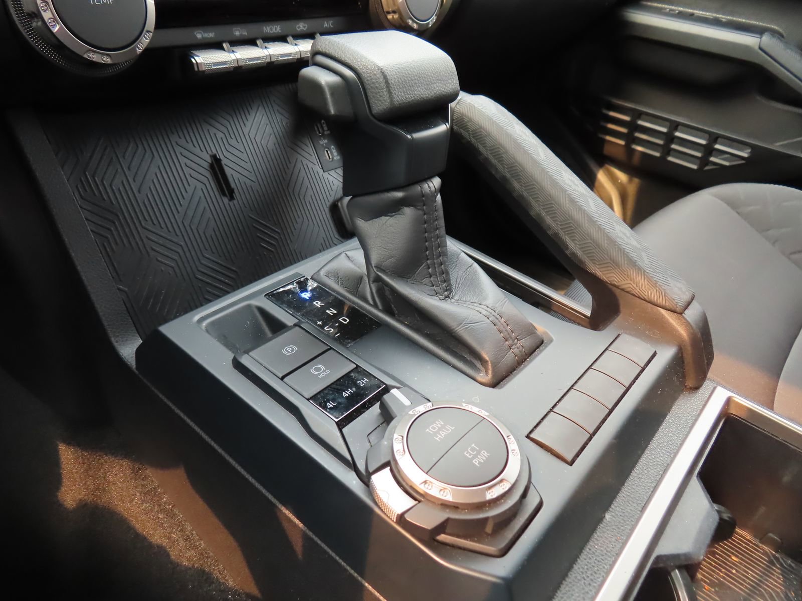 Used 2025 Toyota Tacoma SR5 image 27