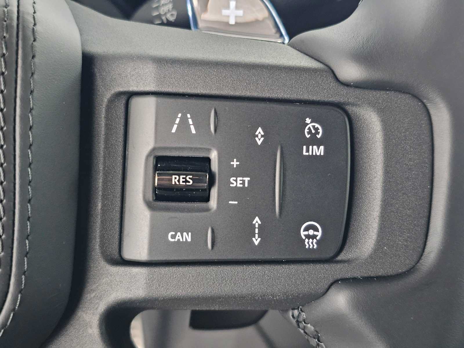 New 2026 Land Rover Defender 110 OCTA AWD/4WD image 28