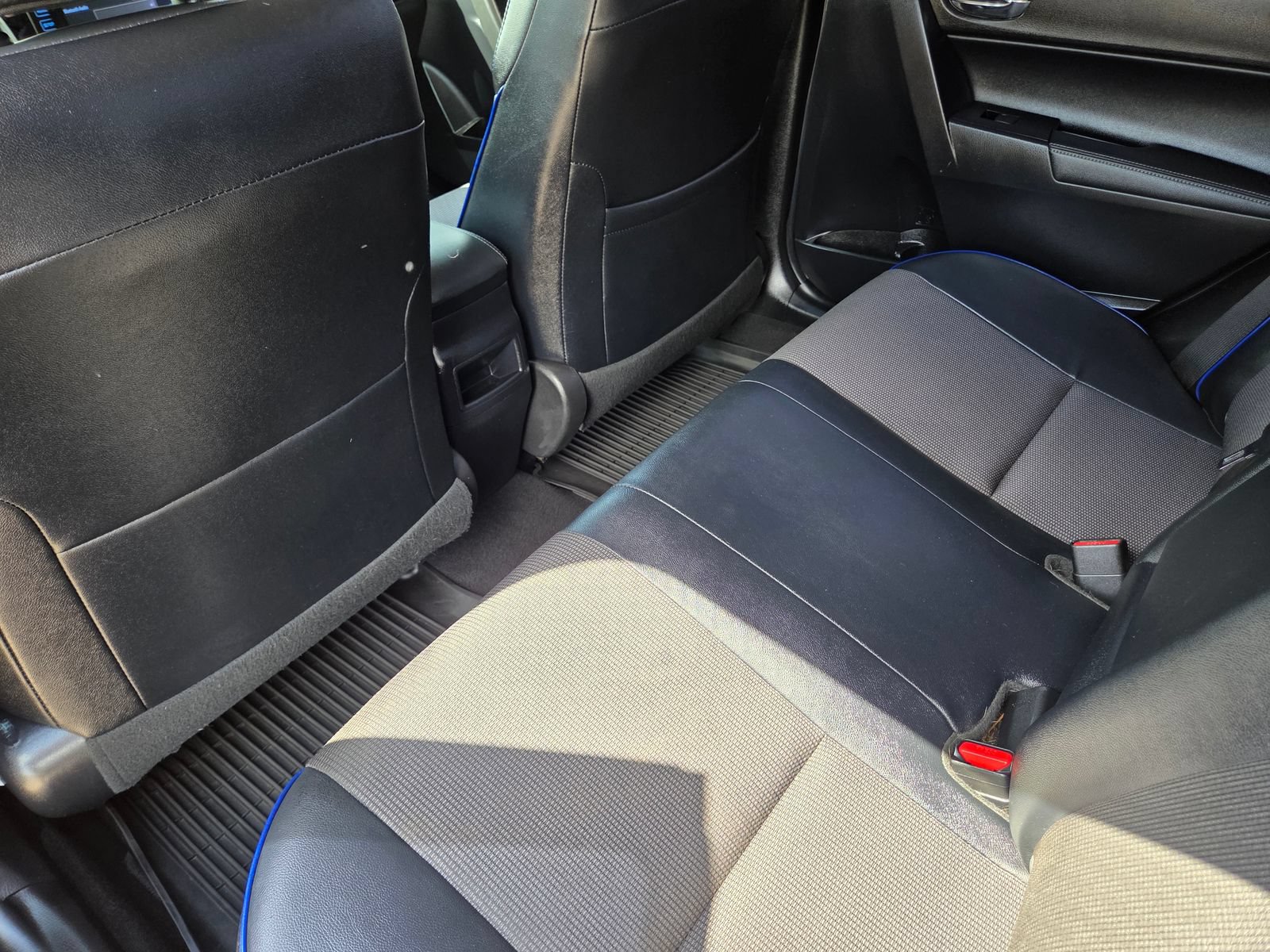 Used 2019 Toyota Corolla SE FWD image 24