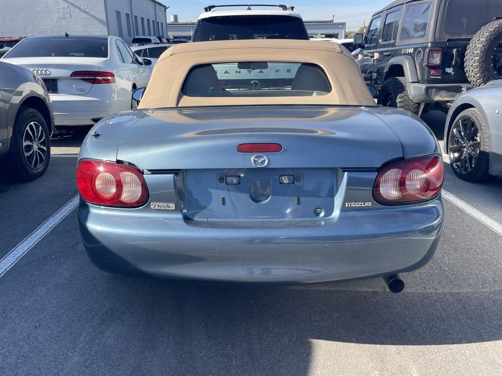 Used 2005 MAZDA MX-5 Miata LS RWD image 4