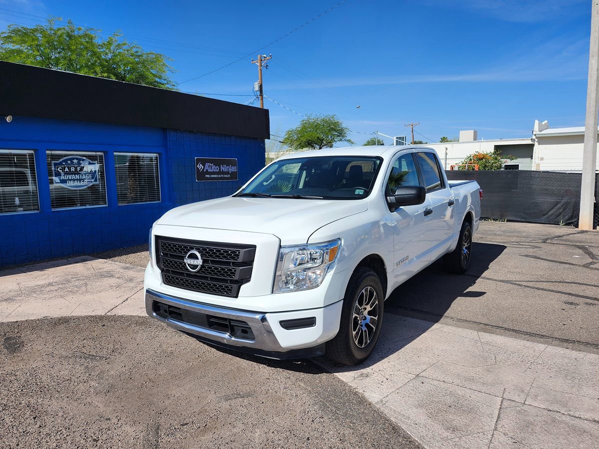 Used 2023 Nissan Titan SV RWD image 3