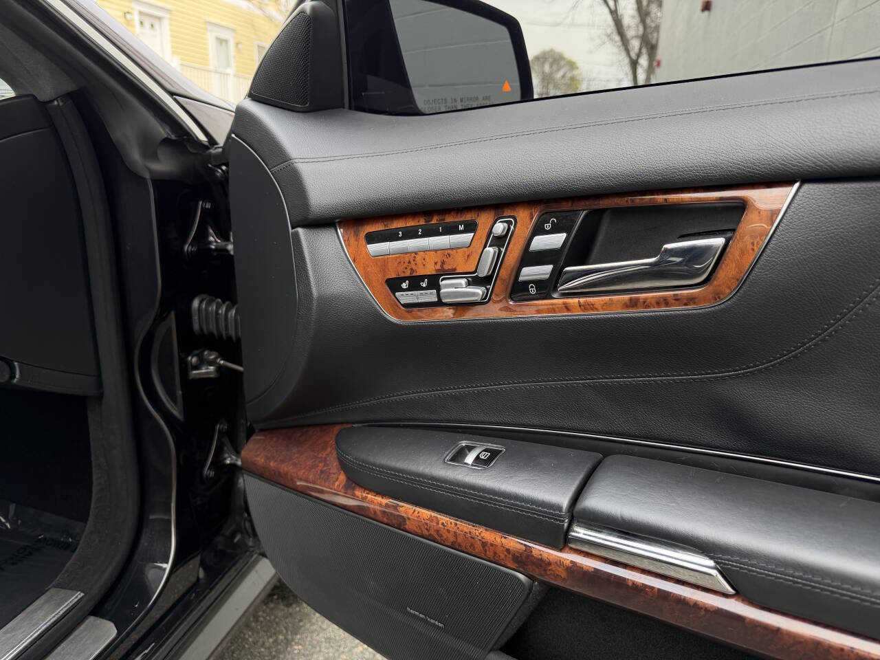 Used 2011 Mercedes-Benz CL 63 AMG image 26