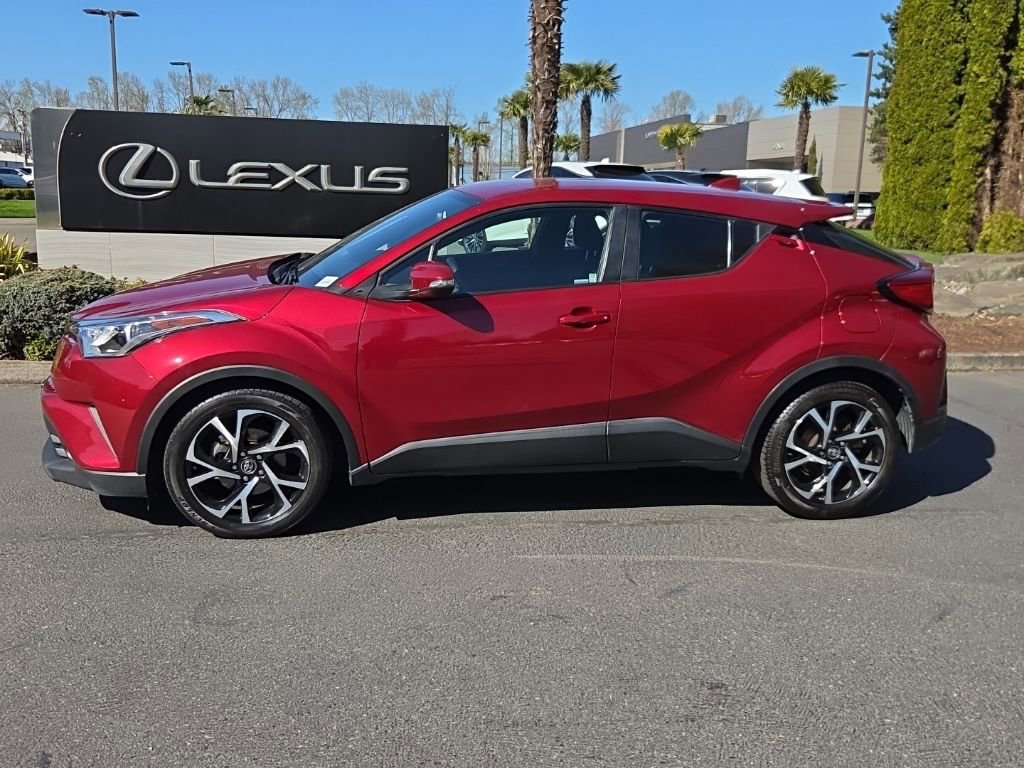 Used 2018 Toyota C-HR XLE image 2