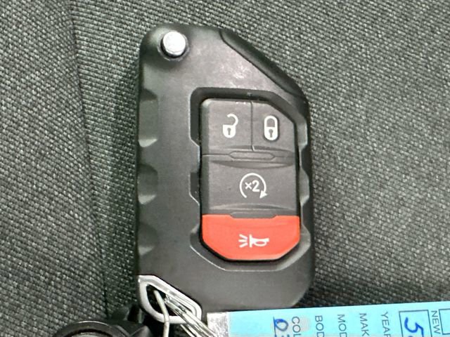 Used 2025 Jeep Wrangler Unlimited Sahara image 16