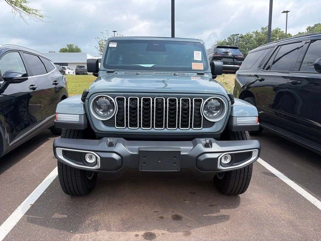 Used 2026 Jeep Wrangler Unlimited Sahara AWD/4WD image 2