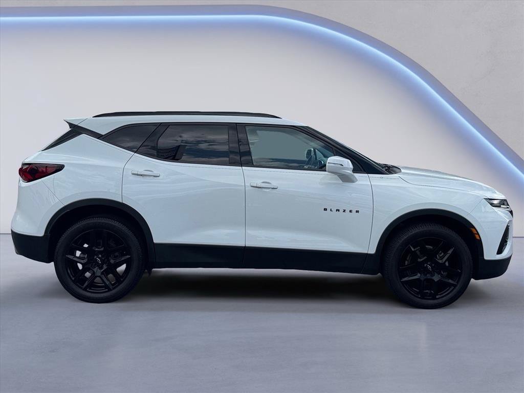 Used 2020 Chevrolet Blazer LT FWD image 2