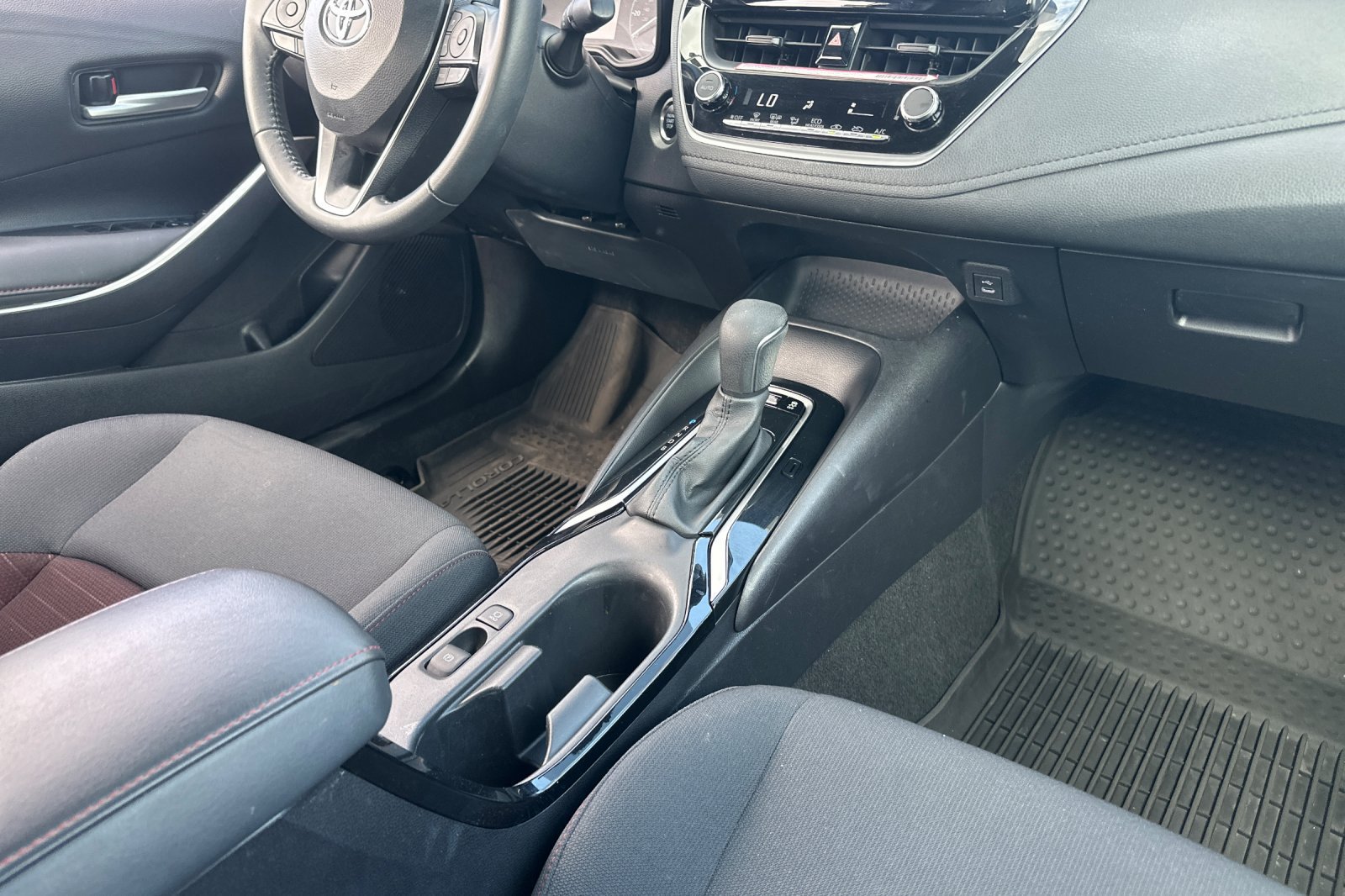 Certified 2024 Toyota Corolla SE FWD image 15