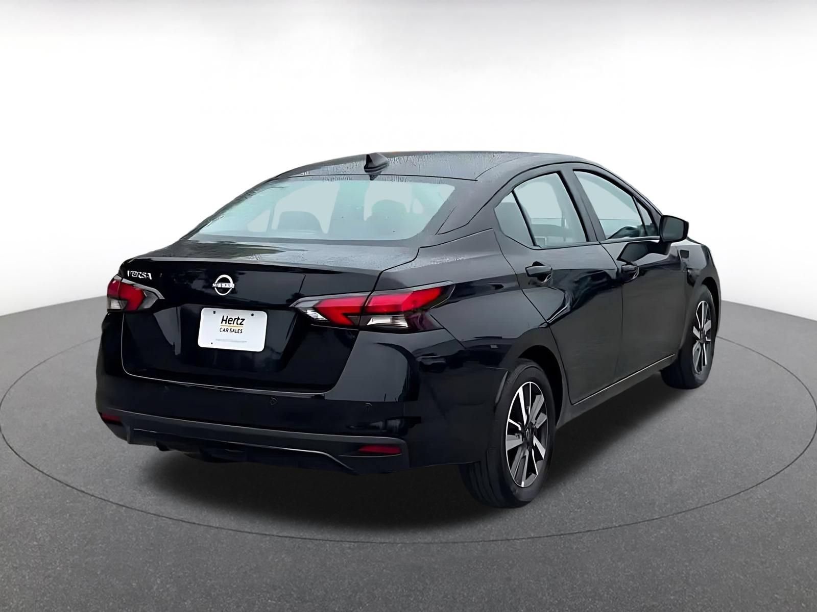 Used 2025 Nissan Versa SV FWD image 11