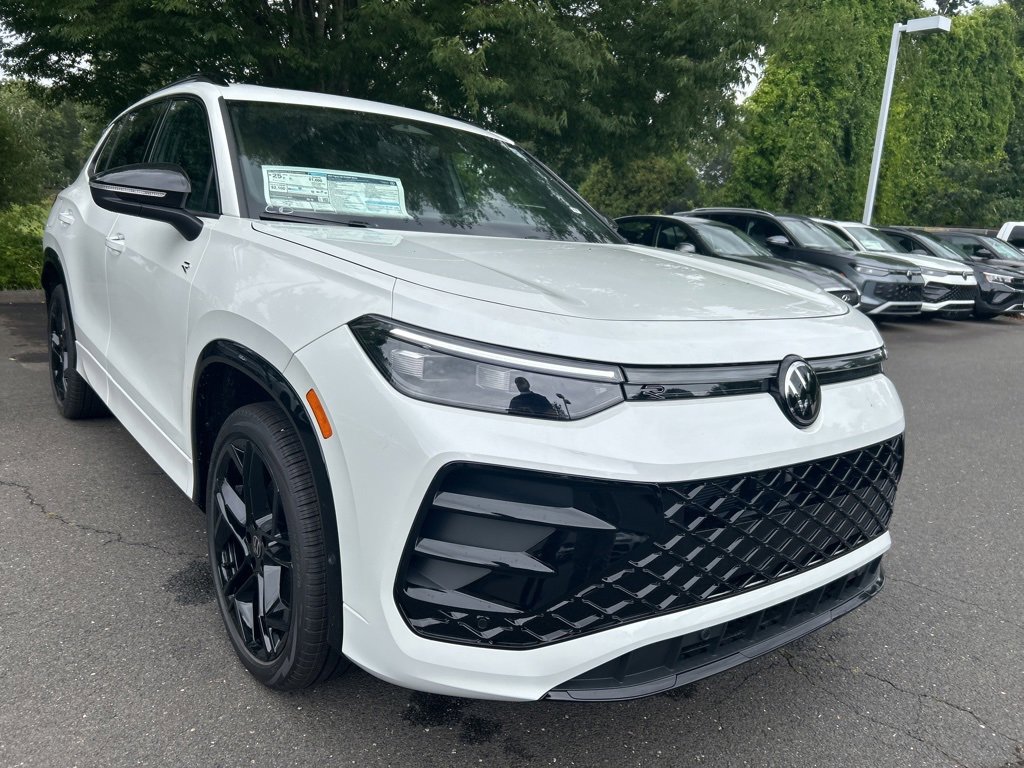 New 2025 Volkswagen Tiguan SE R-Line image 5