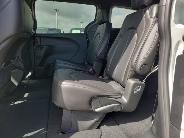New 2026 Chrysler Voyager LX FWD image 8