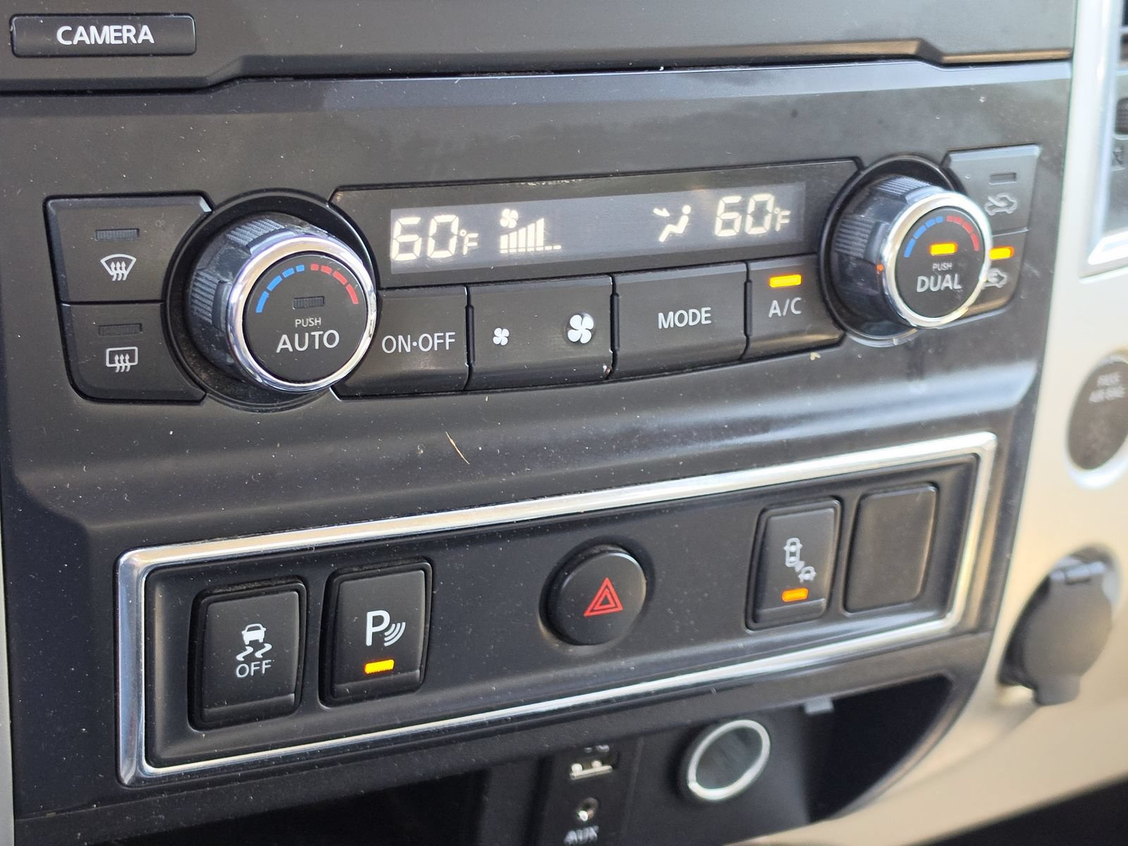 Used 2017 Nissan Titan SV AWD/4WD image 29