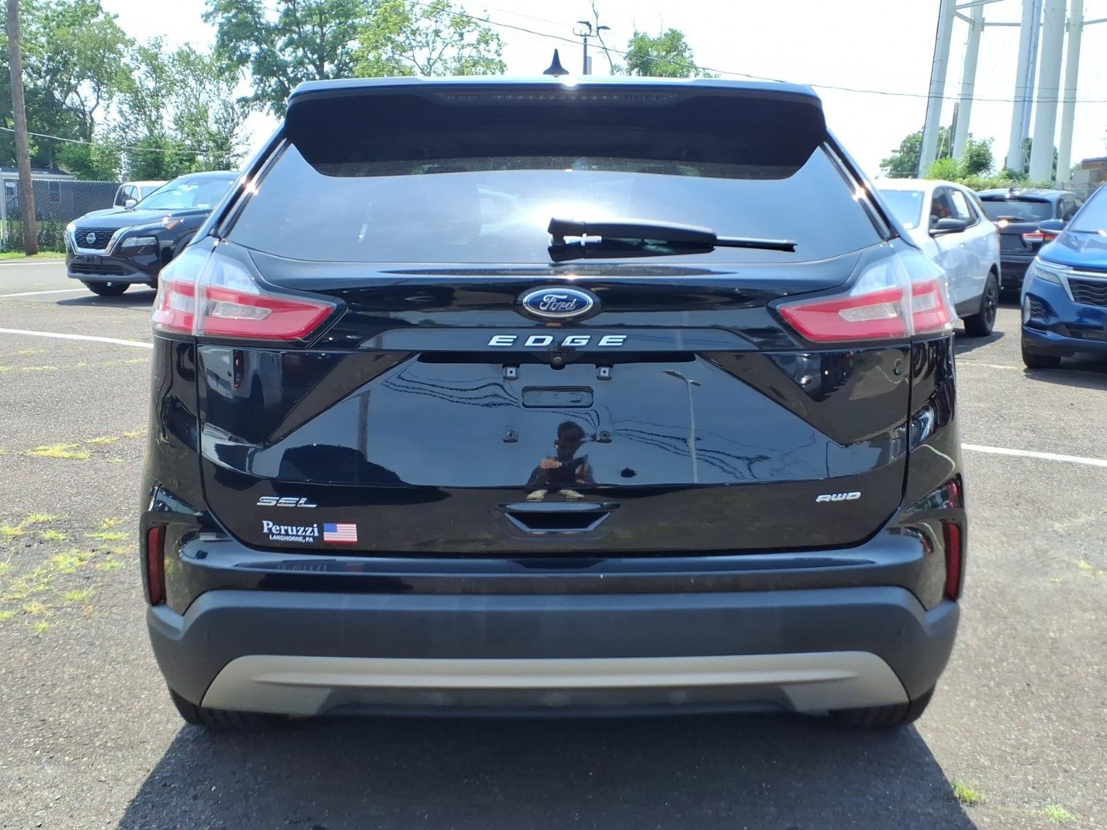 Used 2022 Ford Edge SEL w/ Convenience Package AWD/4WD image 4