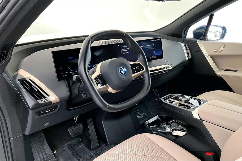 Used 2023 BMW iX xDrive50 AWD/4WD image 16