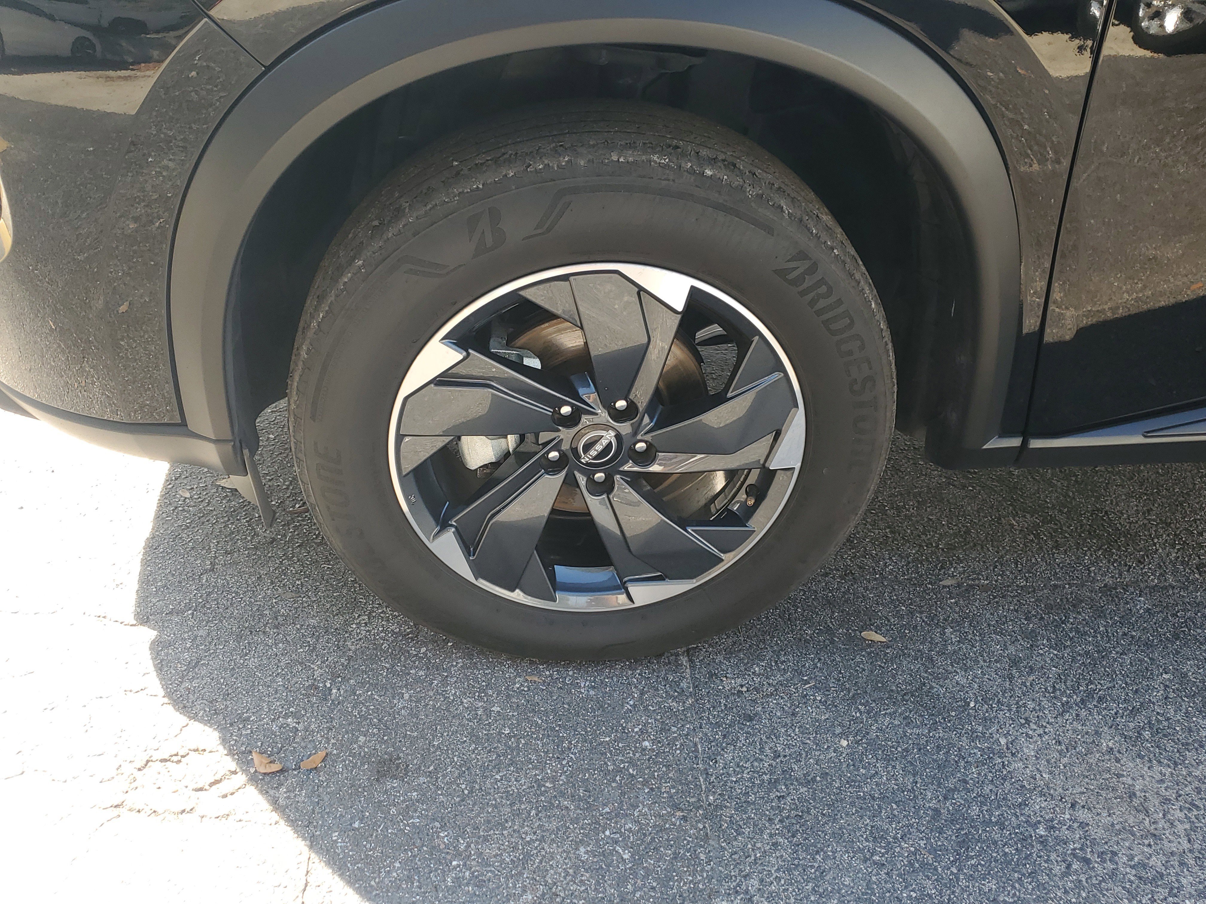 Certified 2024 Nissan Rogue SV image 4