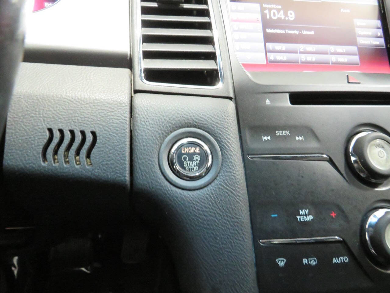 Used 2015 Ford Taurus SEL w/ Equipment Group 201A FWD image 21