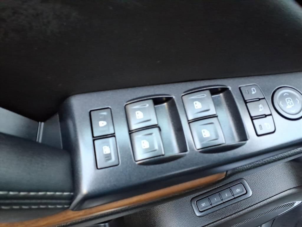 Used 2020 GMC Yukon XL Denali w/ Denali Ultimate Package image 13