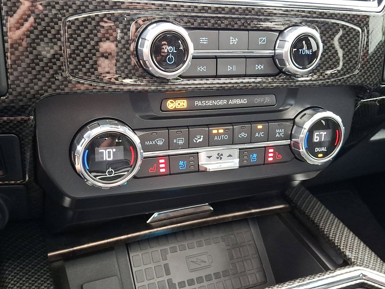Used 2022 Ford F250 Lariat w/ Lariat Ultimate Package AWD/4WD image 18