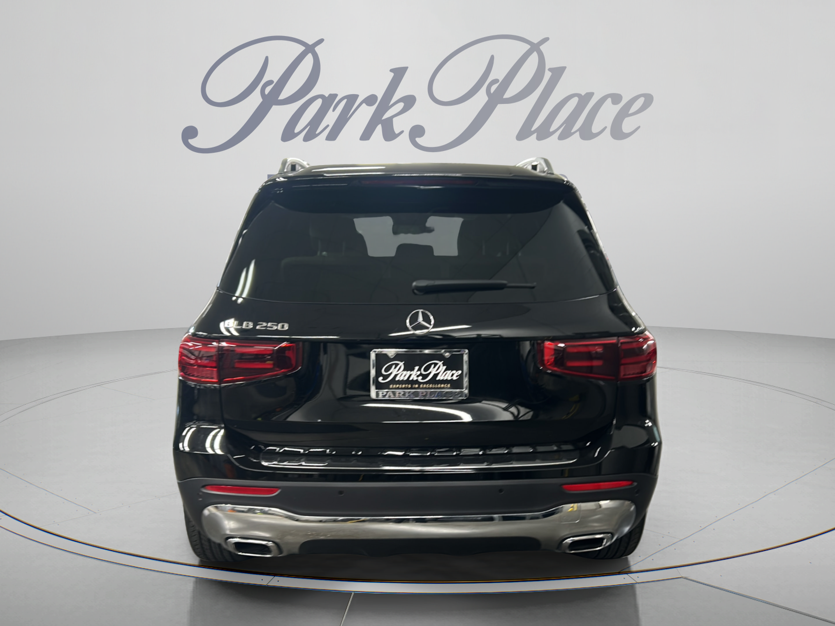 New 2025 Mercedes-Benz GLB 250 image 4