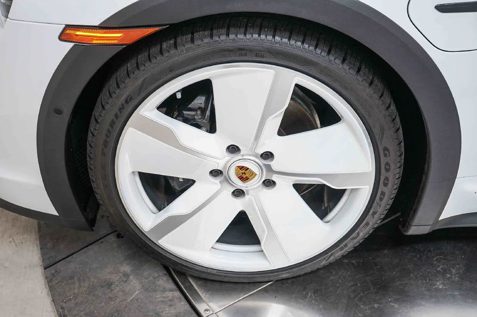 Certified 2023 Porsche Taycan 4S AWD/4WD image 14