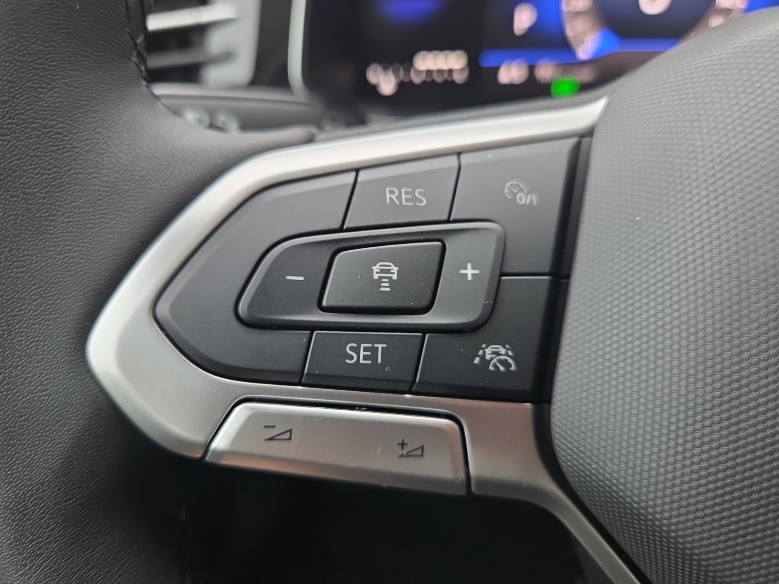 New 2027 Volkswagen Jetta SE FWD image 23