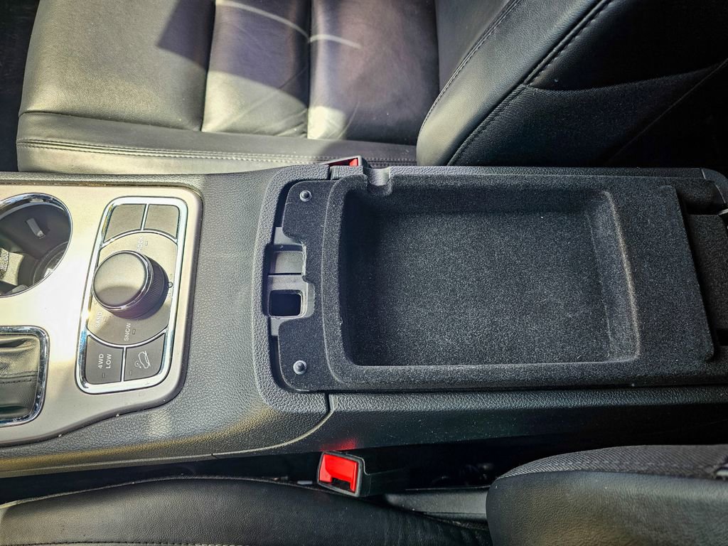 Used 2019 Jeep Grand Cherokee Limited AWD/4WD image 30