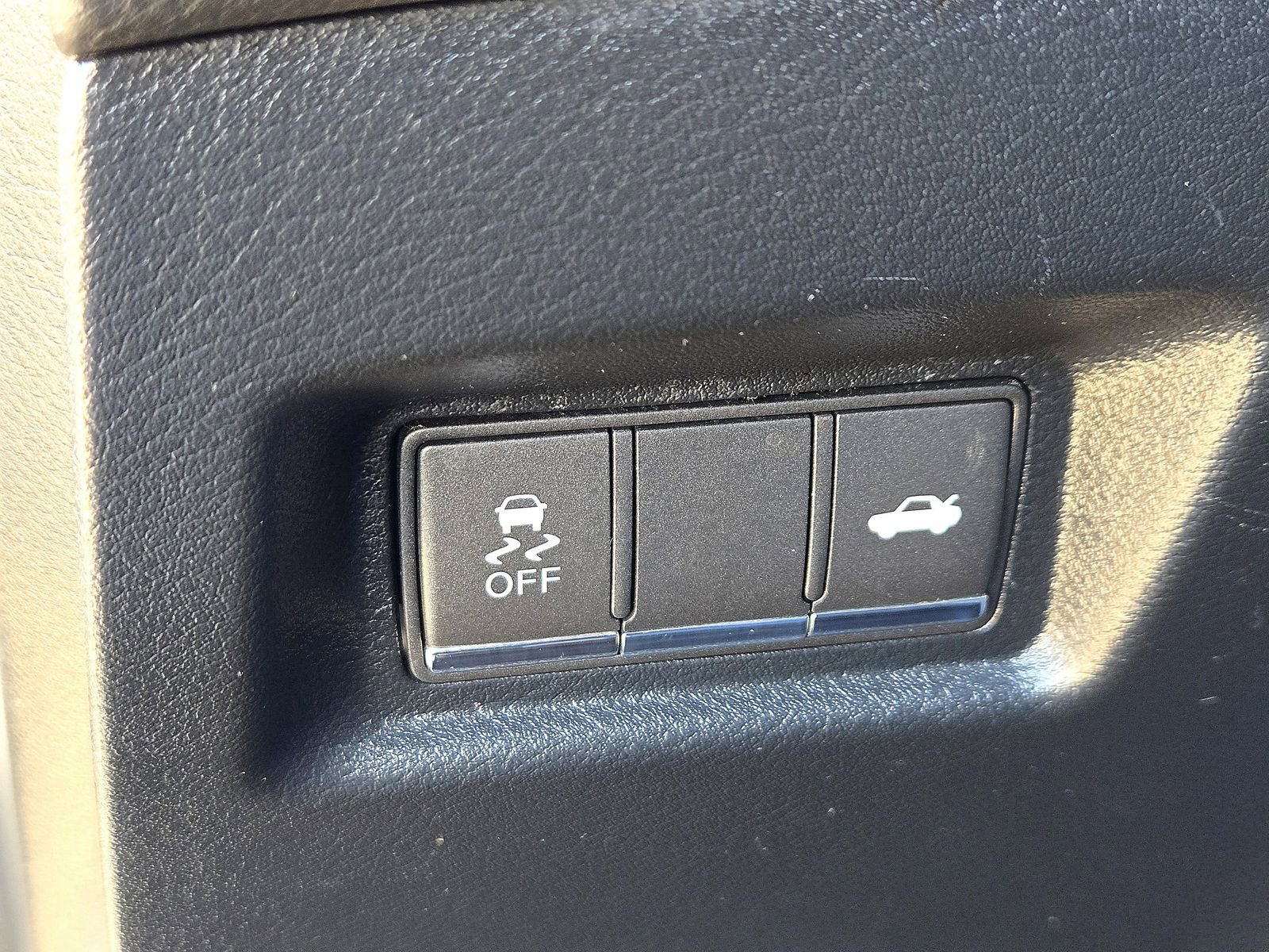 Used 2019 INFINITI Q60 3.0t Luxe w/ Essential Package image 24