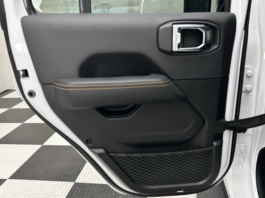 New 2025 Jeep Gladiator Sport image 17